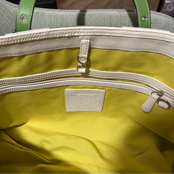 Coach Green & White Zebra Stripe Design Tote Bag Vintage Coach Bag Coach Handbag - Picture 4 of 10